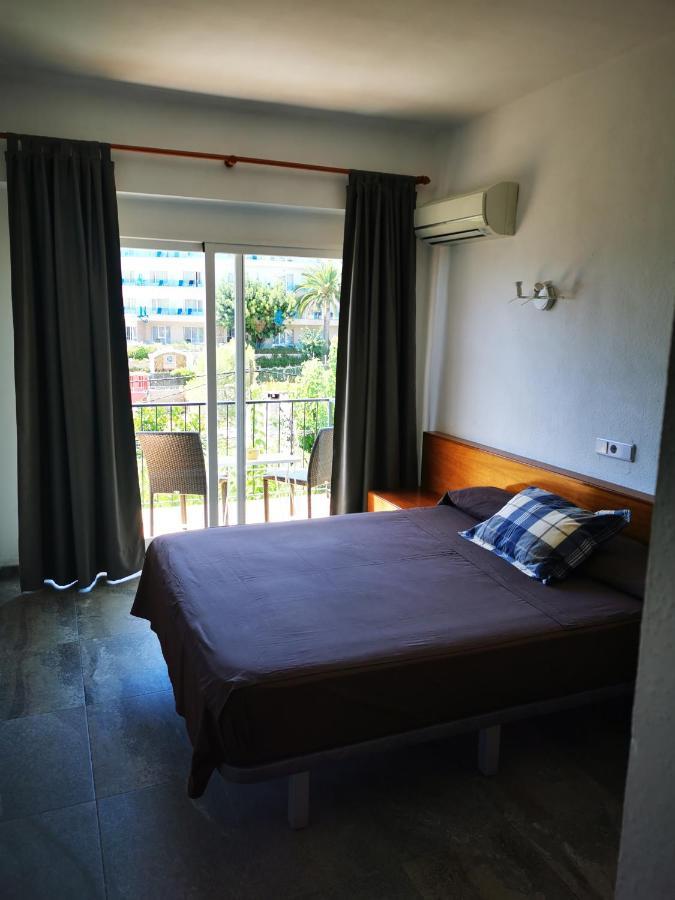 Hostal Villa Cati Peguera Eksteriør bilde