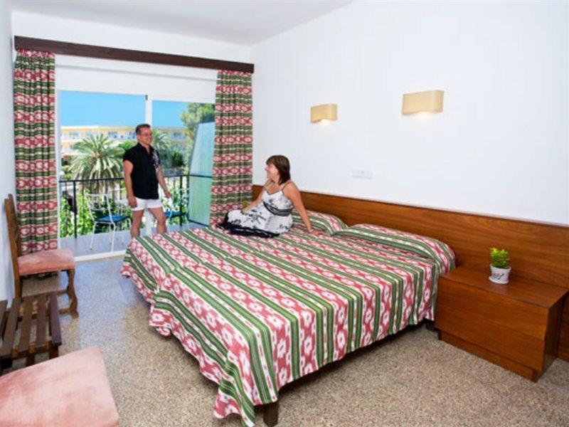 Hostal Villa Cati Peguera Eksteriør bilde
